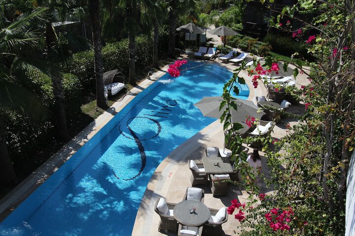 Pool Hotel