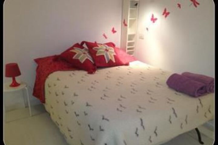 Room 5 of 12