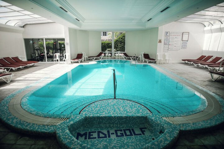 Hotel with Pool
