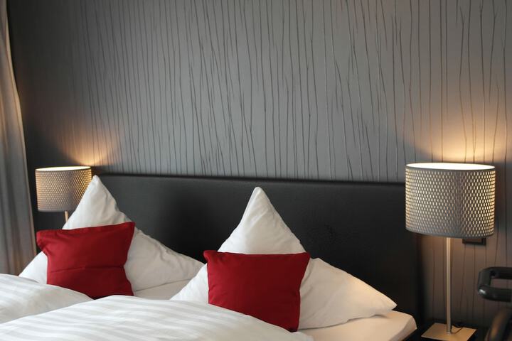 Room 3 of 39