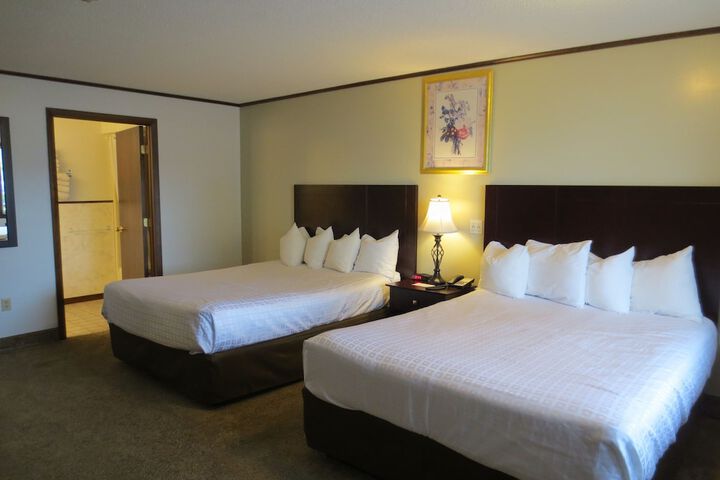 Room 3 of 83