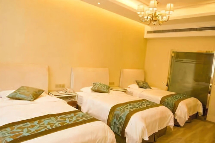 Room 2 of 18