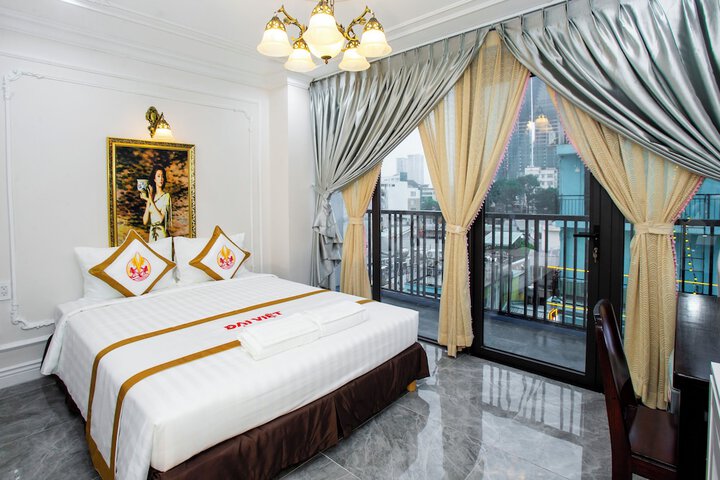 Room 43 of 307
