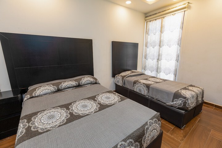 Room 5 of 7