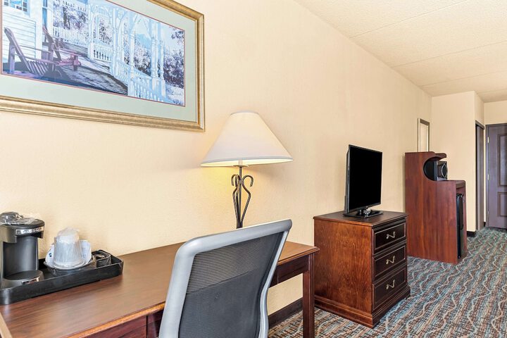Room 13 of 31
