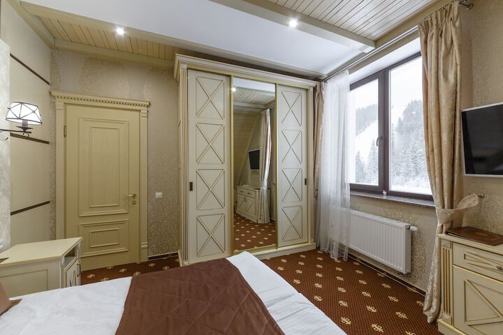 Room 22 of 43