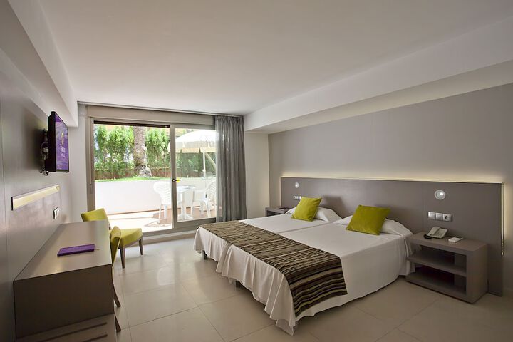 Room 7 of 27