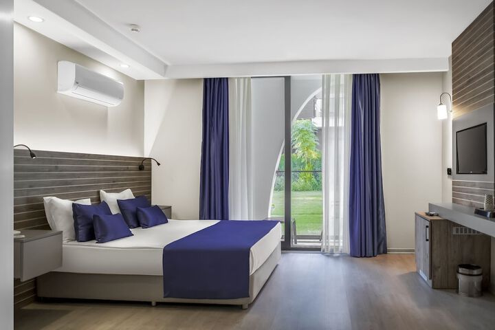 Room 5 of 30