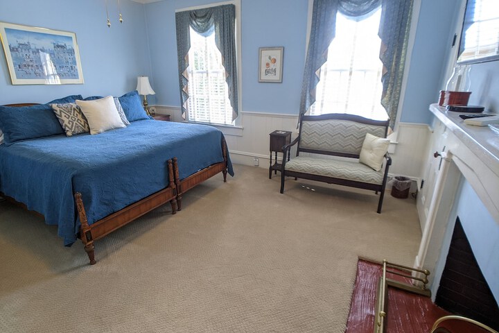 Room 28 of 75