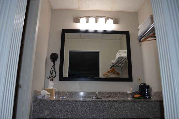 Bathroom sink