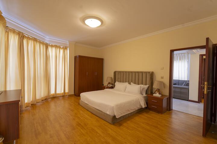 Room 4 of 17