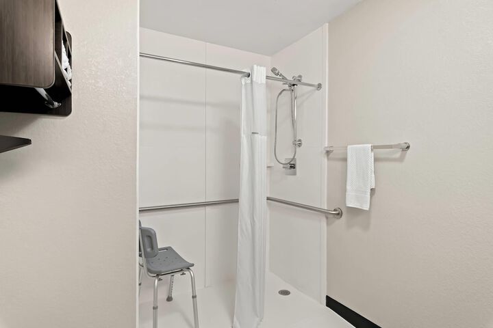 Room 17 of 30