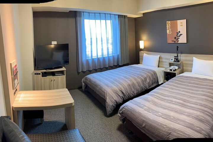 Room 19 of 35