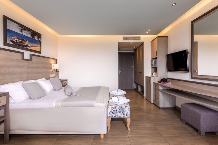 Room 5 of 105