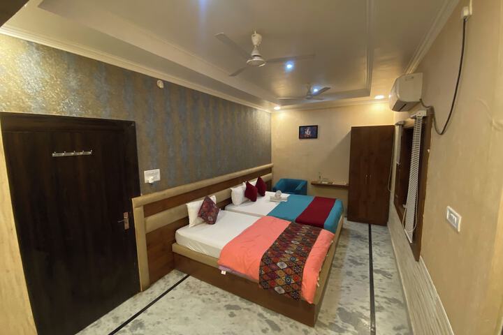 Room 38 of 58