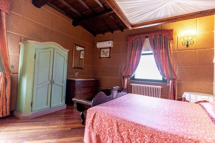 Room 17 of 80