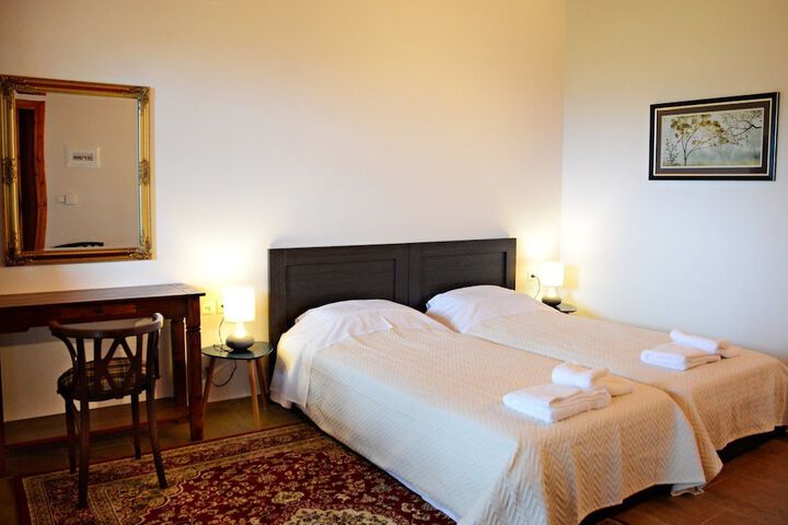 Room 7 of 11
