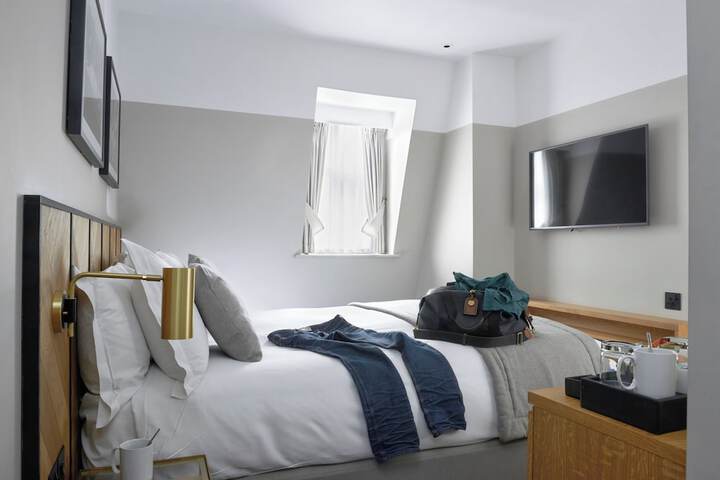 Room 34 of 55