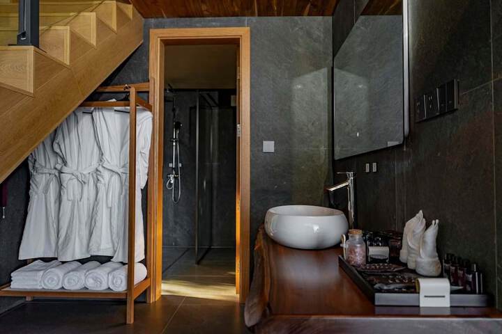 Room 45 of 60