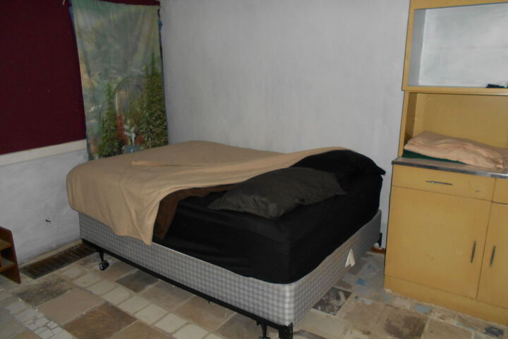 Room 8 of 37