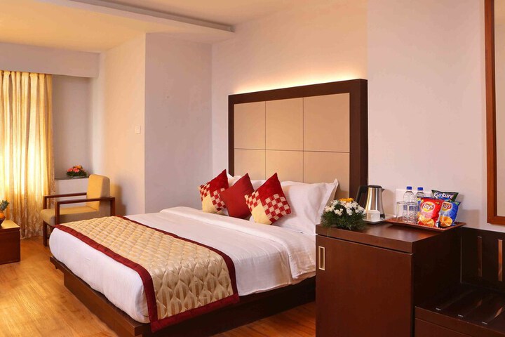 Room 4 of 10