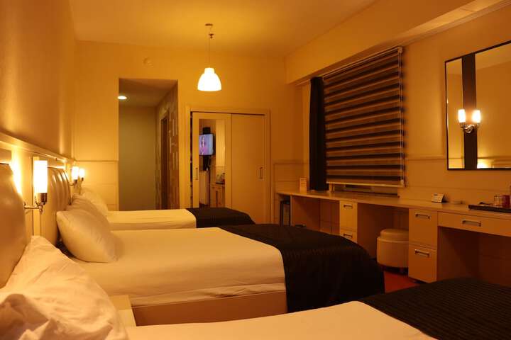 Room 9 of 24