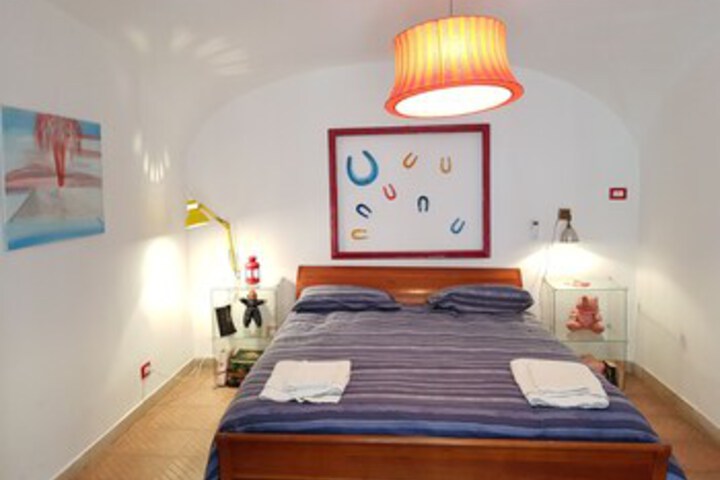 Room 53 of 76