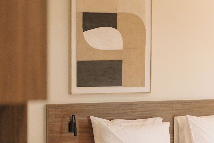 Room 16 of 172