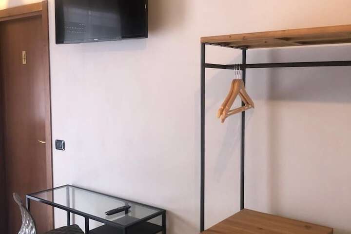 Room 5 of 19