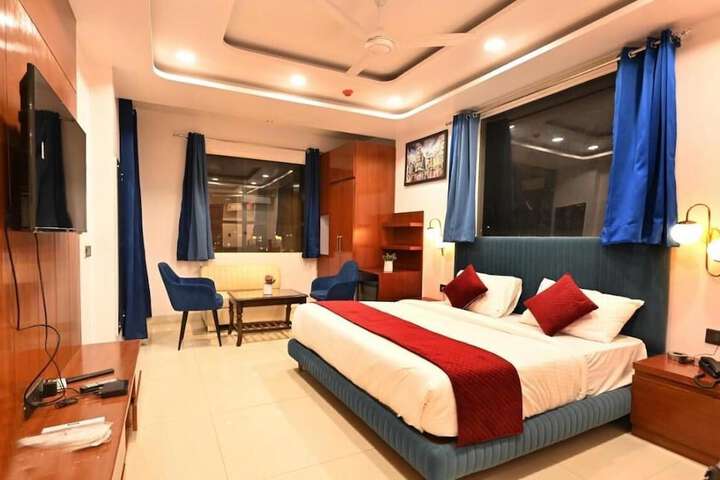 Room 8 of 41