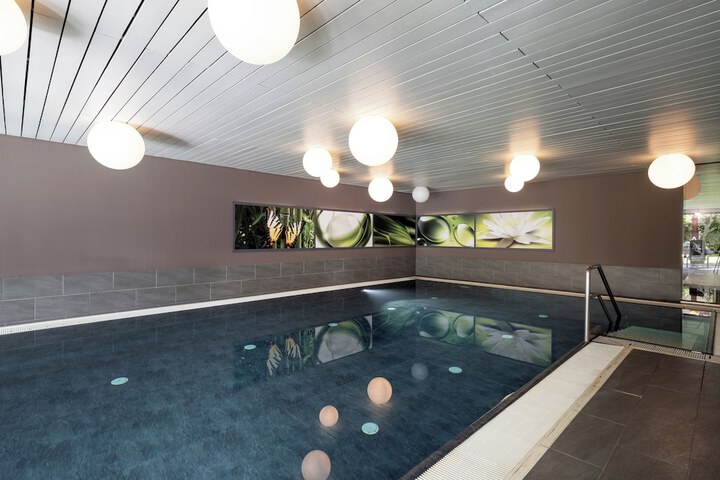 Pool Hotel