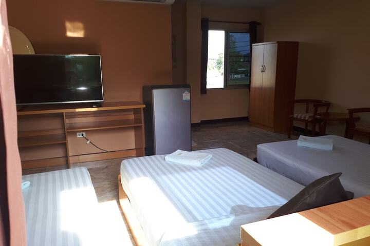 Room 26 of 40