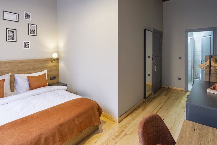 Room 46 of 72