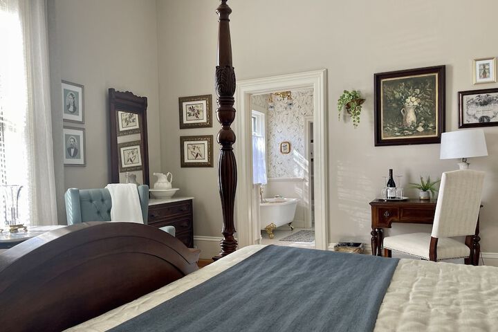Room 27 of 74