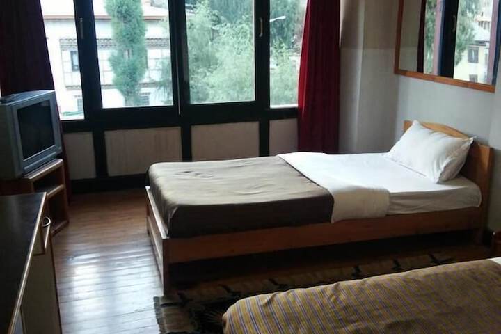 Room 7 of 11