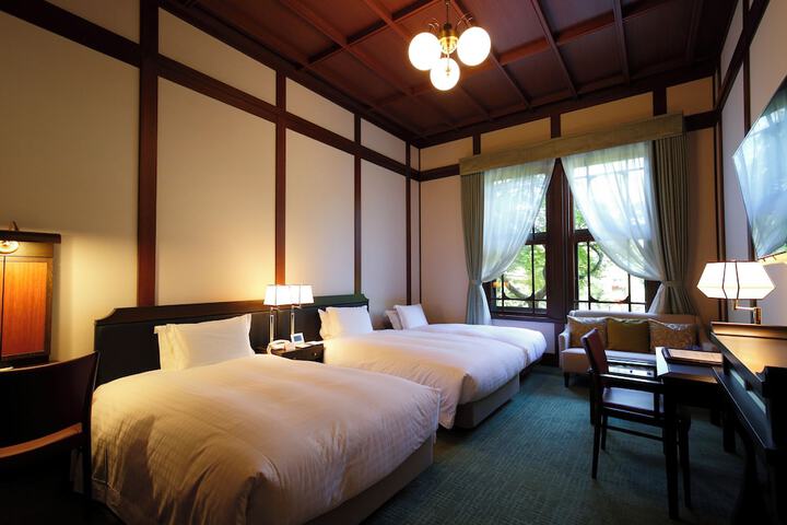Room 52 of 120