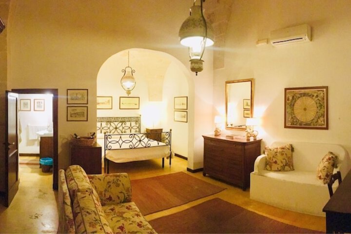 Room 12 of 29