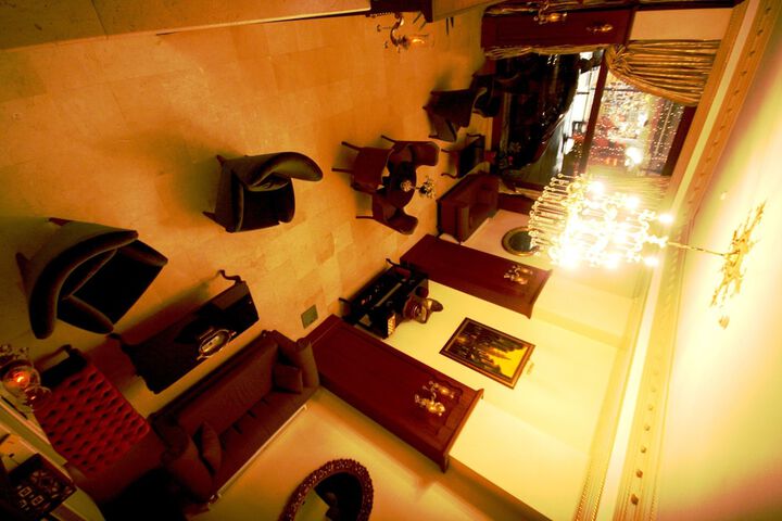 Entrance & Lobby