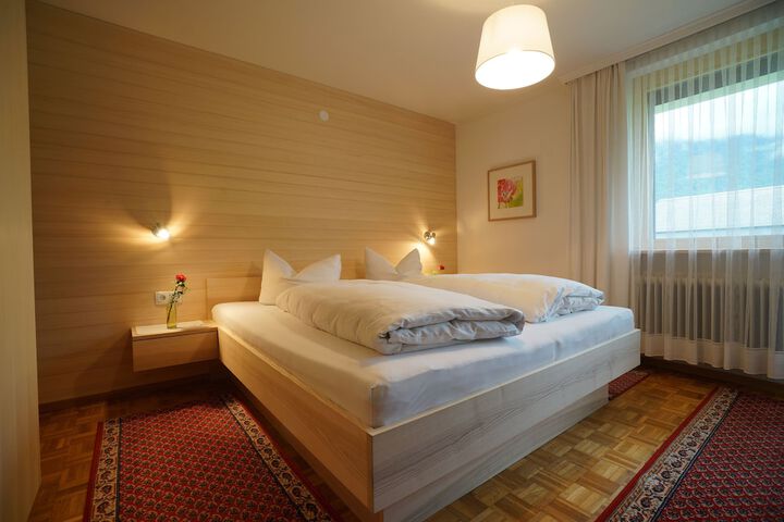 Room 3 of 48