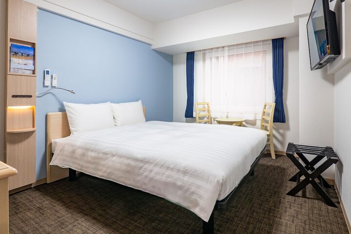 Room 6 of 34