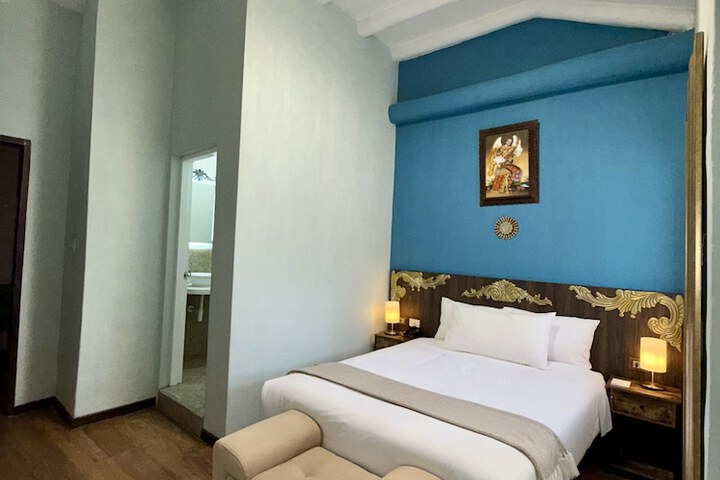 Room 28 of 65