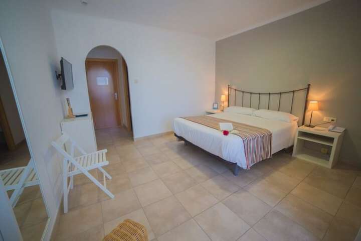 Room 35 of 104