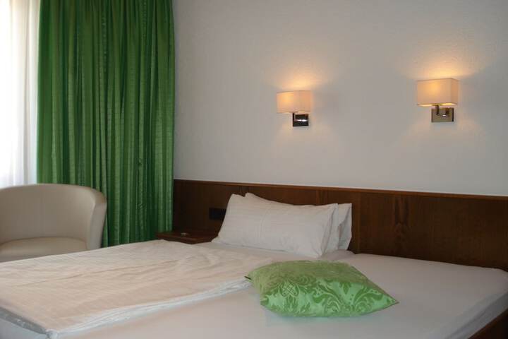 Room 12 of 49