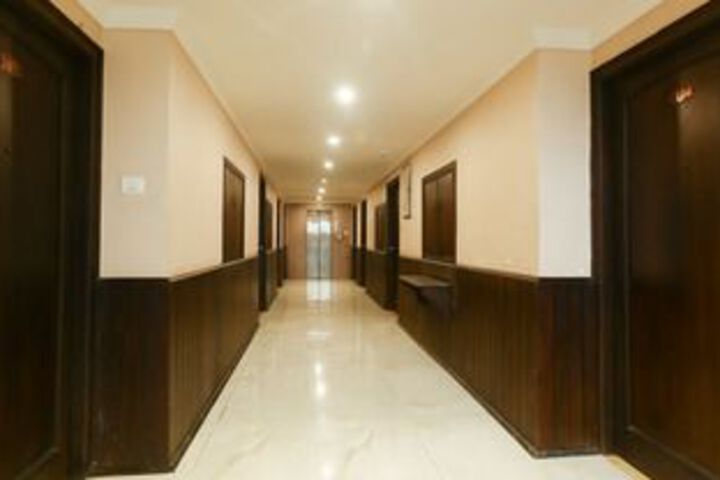 Ballroom/Hall 12 of 32