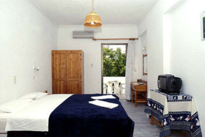 Room 4 of 15