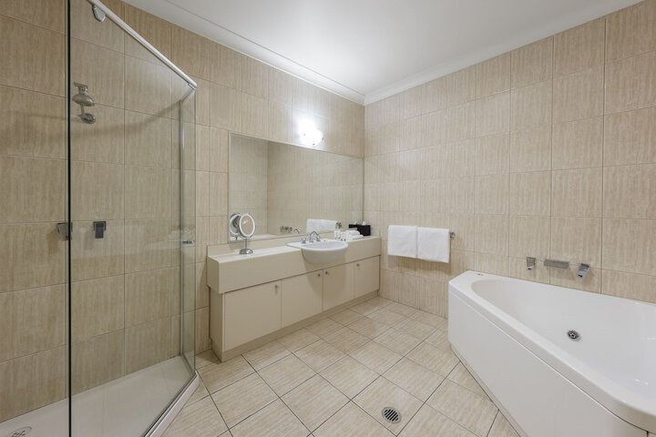 Jetted tub
