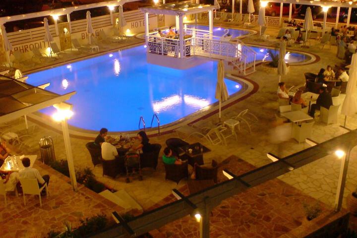 Hotel with Pool