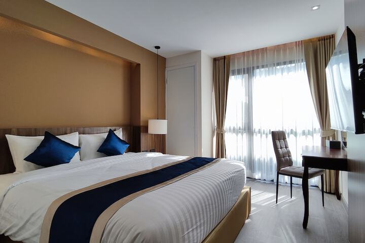 Room 7 of 35
