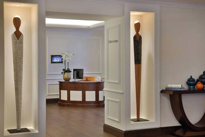 Hotel Interior 9 of 157
