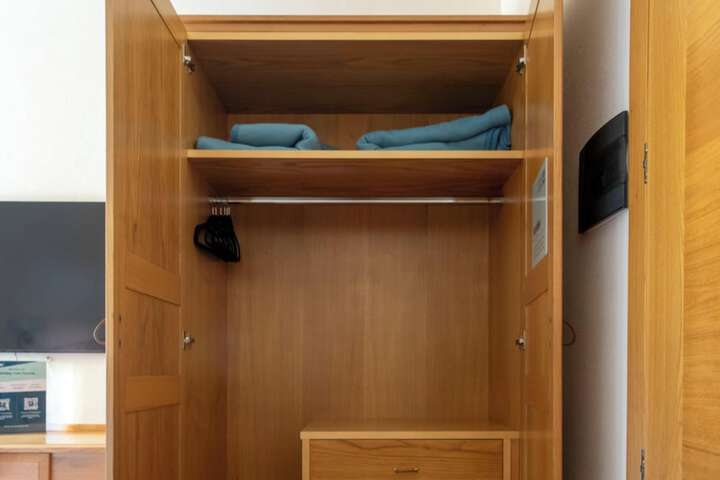 Room 14 of 42